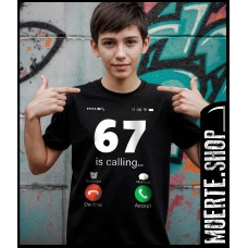 Детска тениска 67 SIX SEVEN IS CALLING – модерна щампа със закачливо послание Детска тениска 67 SIX SEVEN IS CALLING – модерна щампа със закачливо послание