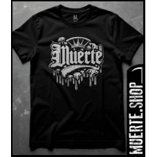 Черна тениска MUERTE STONE GOTHIC – готически надпис с каменна текстура Черна тениска MUERTE STONE GOTHIC – готически надпис с каменна текстура