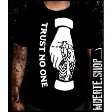 Черна тениска TRUST NO ONE Черна тениска TRUST NO ONE