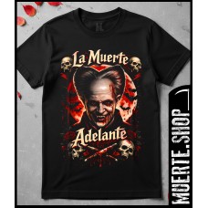 Черна тениска LA MUERTE ADELANTE – готически дизайн с образ на Дракула